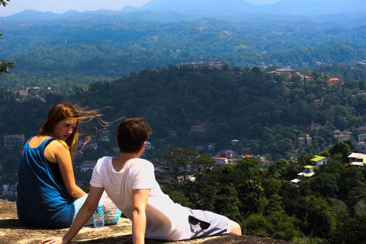 E-Stay Hanthana Kandy Bagian luar foto